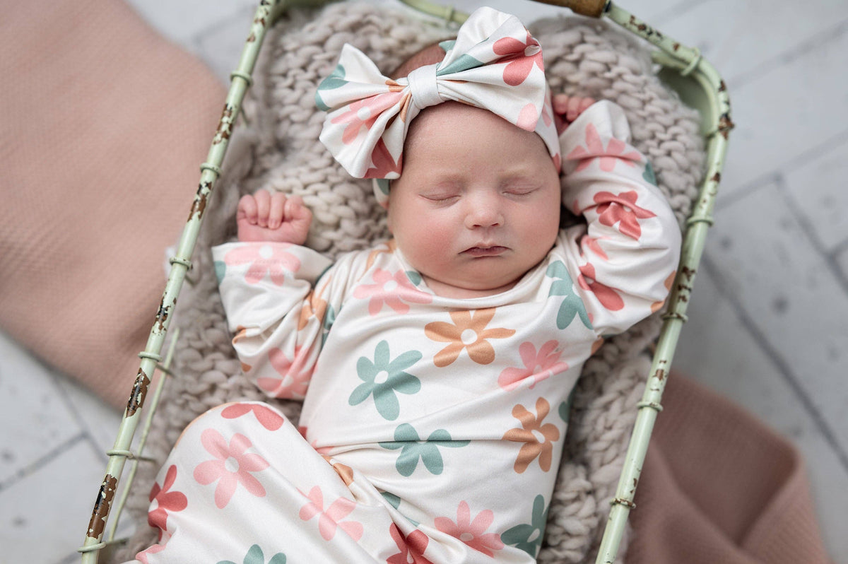 Flower Power Baby Gown and Bow Set: 0-3 m