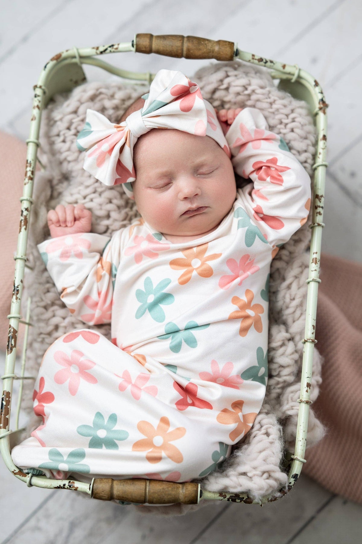 Flower Power Baby Gown and Bow Set: 0-3 m