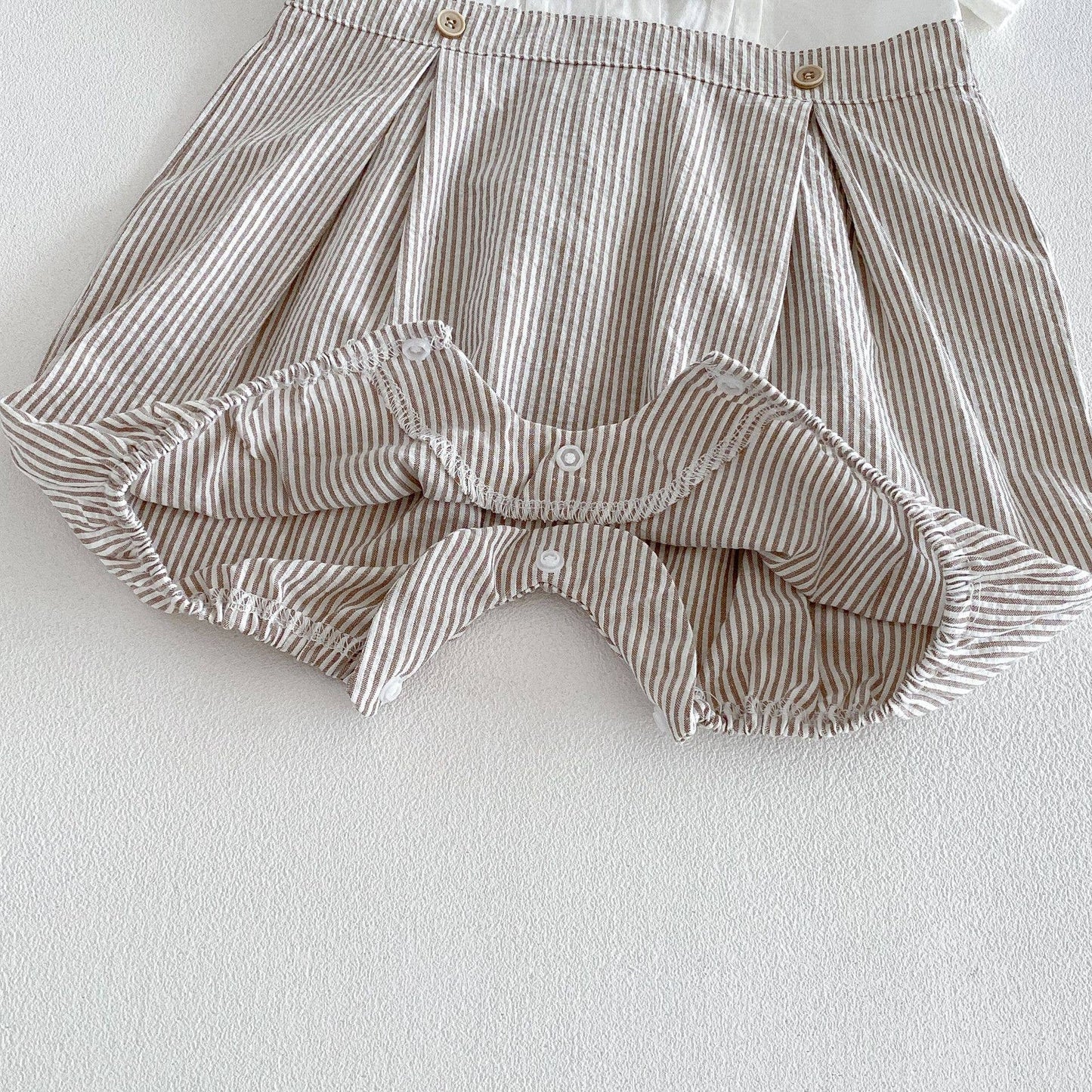 Baby Romper Short Sleeve Peter Pan Collar Bow Tie: White